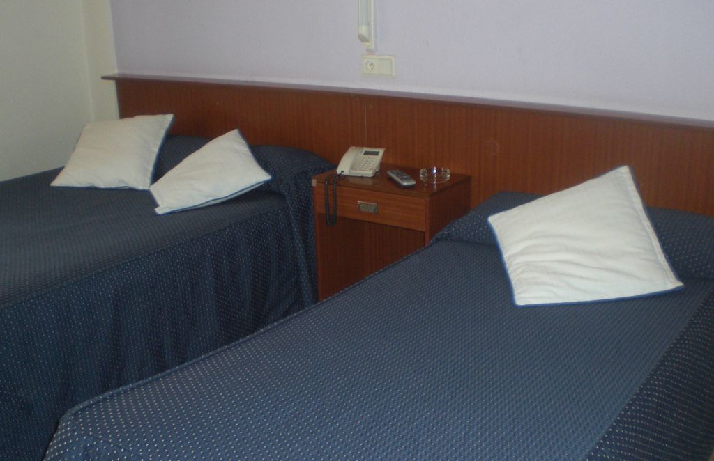 אל קאמפיו Hotel Nuria מראה חיצוני תמונה
